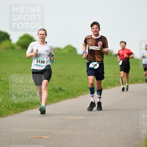 10.05.2026 - 8. Wedeler Halbmarathon Dr. Thomas Lammeyer http://msf.ph/oto/9699602 10.05.2026 11:37:38 Laufen 725, 2120 meine-sportfotos.de