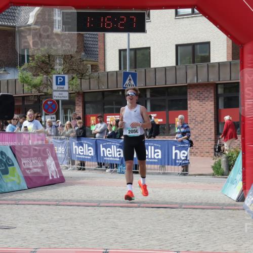 10.05.2026 - 8. Wedeler Halbmarathon Yannick Fuchs http://msf.ph/oto/9699621 10.05.2026 11:16:27 Ziel 2056 meine-sportfotos.de