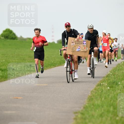 10.05.2026 - 8. Wedeler Halbmarathon Dr. Thomas Lammeyer http://msf.ph/oto/9699622 10.05.2026 11:37:42 Laufen 2237 meine-sportfotos.de