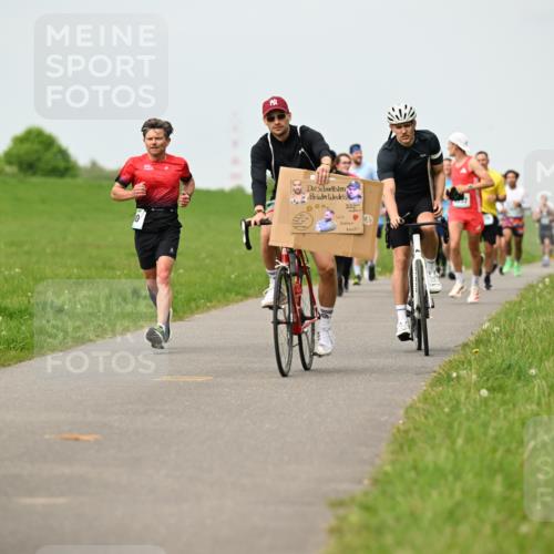 10.05.2026 - 8. Wedeler Halbmarathon Dr. Thomas Lammeyer http://msf.ph/oto/9699623 10.05.2026 11:37:43 Laufen  meine-sportfotos.de