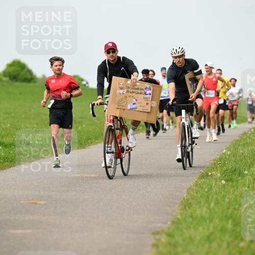 10.05.2026 - 8. Wedeler Halbmarathon Dr. Thomas Lammeyer http://msf.ph/oto/9699629 10.05.2026 11:37:43 Laufen 2237 meine-sportfotos.de