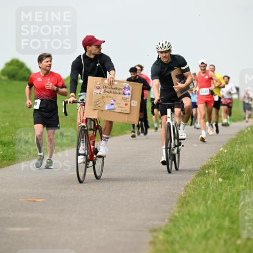 10.05.2026 - 8. Wedeler Halbmarathon Dr. Thomas Lammeyer http://msf.ph/oto/9699633 10.05.2026 11:37:44 Laufen 2237 meine-sportfotos.de