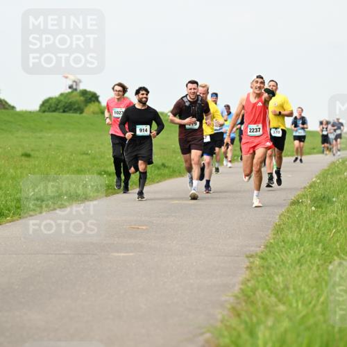 10.05.2026 - 8. Wedeler Halbmarathon Dr. Thomas Lammeyer http://msf.ph/oto/9699642 10.05.2026 11:37:49 Laufen 1023, 914, 2237, 370 meine-sportfotos.de