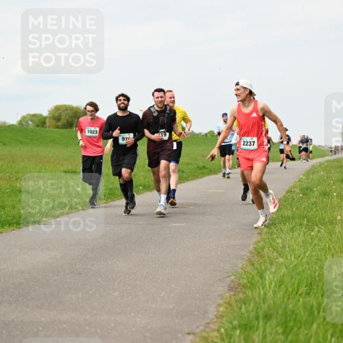 10.05.2026 - 8. Wedeler Halbmarathon Dr. Thomas Lammeyer http://msf.ph/oto/9699673 10.05.2026 11:37:51 Laufen 1023, 2237 meine-sportfotos.de
