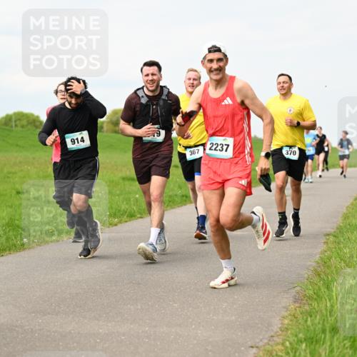 10.05.2026 - 8. Wedeler Halbmarathon Dr. Thomas Lammeyer http://msf.ph/oto/9699689 10.05.2026 11:37:53 Laufen 914, 367, 2237, 370 meine-sportfotos.de