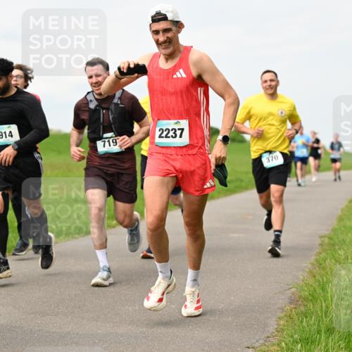 10.05.2026 - 8. Wedeler Halbmarathon Dr. Thomas Lammeyer http://msf.ph/oto/9699693 10.05.2026 11:37:53 Laufen 914, 719, 2237, 370 meine-sportfotos.de