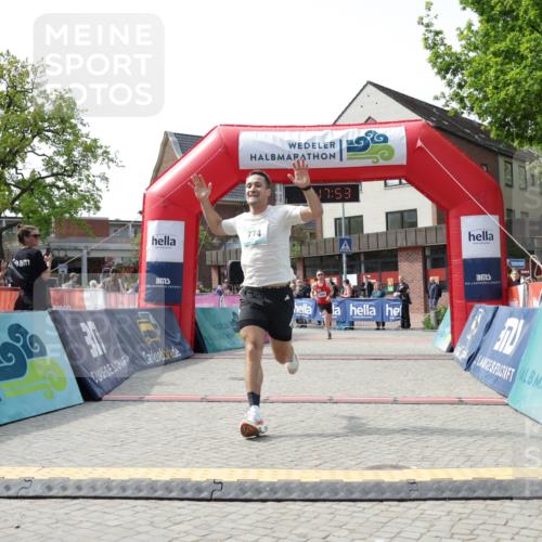 10.05.2026 - 8. Wedeler Halbmarathon Yannick Fuchs http://msf.ph/oto/9699704 10.05.2026 11:17:52 Ziel 774, 2246 meine-sportfotos.de