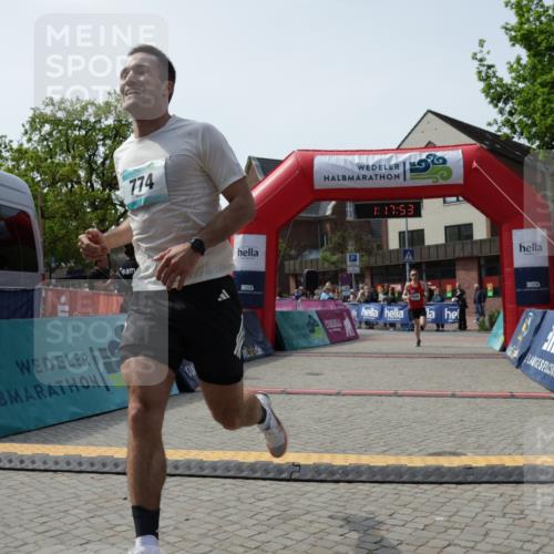 10.05.2026 - 8. Wedeler Halbmarathon Yannick Fuchs http://msf.ph/oto/9699717 10.05.2026 11:17:53 Ziel 774, 2246 meine-sportfotos.de