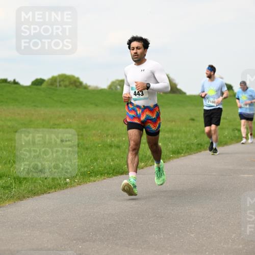 10.05.2026 - 8. Wedeler Halbmarathon Dr. Thomas Lammeyer http://msf.ph/oto/9699725 10.05.2026 11:37:57 Laufen 443, 2108 meine-sportfotos.de