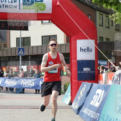 10.05.2026 - 8. Wedeler Halbmarathon Yannick Fuchs http://msf.ph/oto/9699729 10.05.2026 11:17:55 Ziel 774, 2246 meine-sportfotos.de
