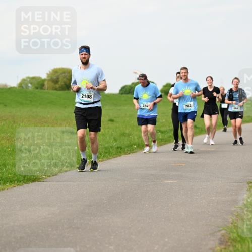 10.05.2026 - 8. Wedeler Halbmarathon Dr. Thomas Lammeyer http://msf.ph/oto/9699733 10.05.2026 11:37:59 Laufen 2108, 224, 282, 664 meine-sportfotos.de