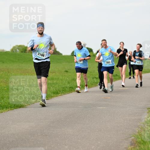 10.05.2026 - 8. Wedeler Halbmarathon Dr. Thomas Lammeyer http://msf.ph/oto/9699739 10.05.2026 11:37:59 Laufen 2108, 224, 282, 664 meine-sportfotos.de