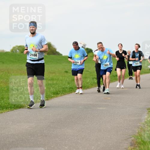 10.05.2026 - 8. Wedeler Halbmarathon Dr. Thomas Lammeyer http://msf.ph/oto/9699742 10.05.2026 11:37:59 Laufen 2108, 224, 282, 664 meine-sportfotos.de