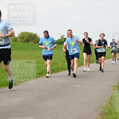 10.05.2026 - 8. Wedeler Halbmarathon Dr. Thomas Lammeyer http://msf.ph/oto/9699748 10.05.2026 11:38:00 Laufen 2108, 224, 282, 664 meine-sportfotos.de