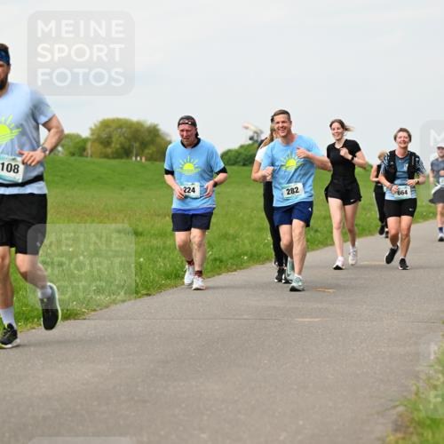 10.05.2026 - 8. Wedeler Halbmarathon Dr. Thomas Lammeyer http://msf.ph/oto/9699750 10.05.2026 11:38:00 Laufen 2108, 224, 282, 664 meine-sportfotos.de