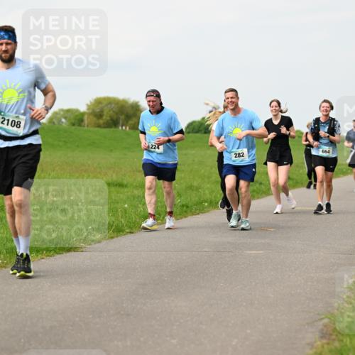 10.05.2026 - 8. Wedeler Halbmarathon Dr. Thomas Lammeyer http://msf.ph/oto/9699752 10.05.2026 11:38:01 Laufen 2108, 224, 282, 664, 2106 meine-sportfotos.de