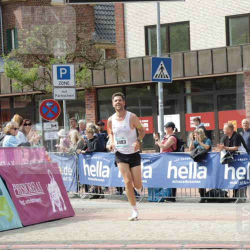 10.05.2026 - 8. Wedeler Halbmarathon Yannick Fuchs http://msf.ph/oto/9699771 10.05.2026 11:18:12 Ziel 802, 2083 meine-sportfotos.de