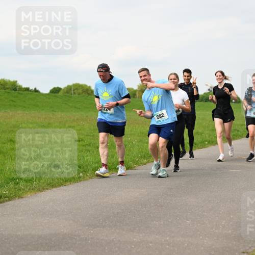 10.05.2026 - 8. Wedeler Halbmarathon Dr. Thomas Lammeyer http://msf.ph/oto/9699776 10.05.2026 11:38:03 Laufen 282, 218, 2216, 664 meine-sportfotos.de