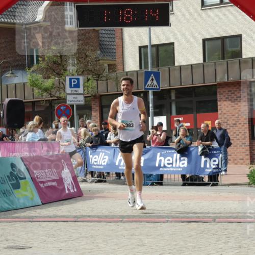 10.05.2026 - 8. Wedeler Halbmarathon Yannick Fuchs http://msf.ph/oto/9699781 10.05.2026 11:18:13 Ziel 802, 2083 meine-sportfotos.de