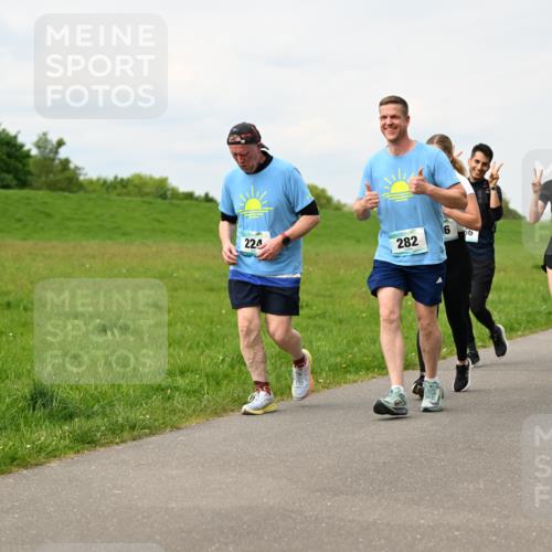 10.05.2026 - 8. Wedeler Halbmarathon Dr. Thomas Lammeyer http://msf.ph/oto/9699787 10.05.2026 11:38:04 Laufen 224, 282, 664 meine-sportfotos.de