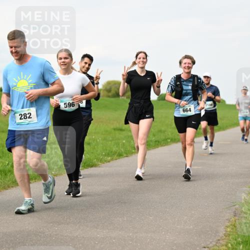 10.05.2026 - 8. Wedeler Halbmarathon Dr. Thomas Lammeyer http://msf.ph/oto/9699795 10.05.2026 11:38:05 Laufen 224, 282, 596, 664, 2186 meine-sportfotos.de