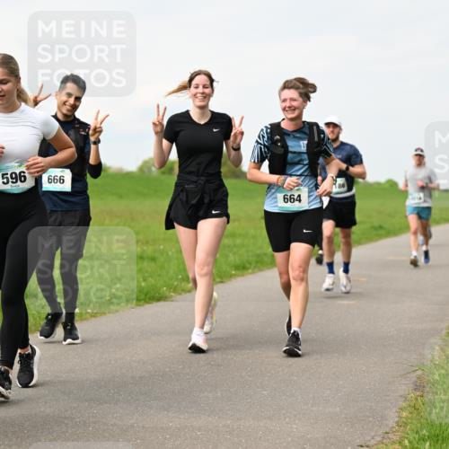 10.05.2026 - 8. Wedeler Halbmarathon Dr. Thomas Lammeyer http://msf.ph/oto/9699805 10.05.2026 11:38:06 Laufen 596, 666, 664, 186 meine-sportfotos.de