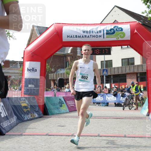 10.05.2026 - 8. Wedeler Halbmarathon Yannick Fuchs http://msf.ph/oto/9699822 10.05.2026 11:18:17 Ziel 802, 2083 meine-sportfotos.de