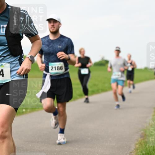 10.05.2026 - 8. Wedeler Halbmarathon Dr. Thomas Lammeyer http://msf.ph/oto/9699825 10.05.2026 11:38:08 Laufen 664, 2186 meine-sportfotos.de