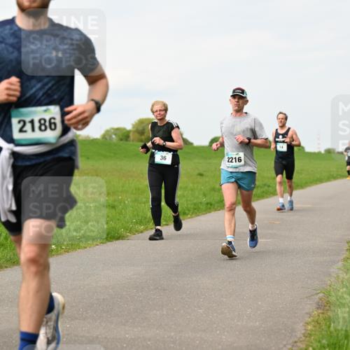 10.05.2026 - 8. Wedeler Halbmarathon Dr. Thomas Lammeyer http://msf.ph/oto/9699828 10.05.2026 11:38:08 Laufen 2186, 2216 meine-sportfotos.de