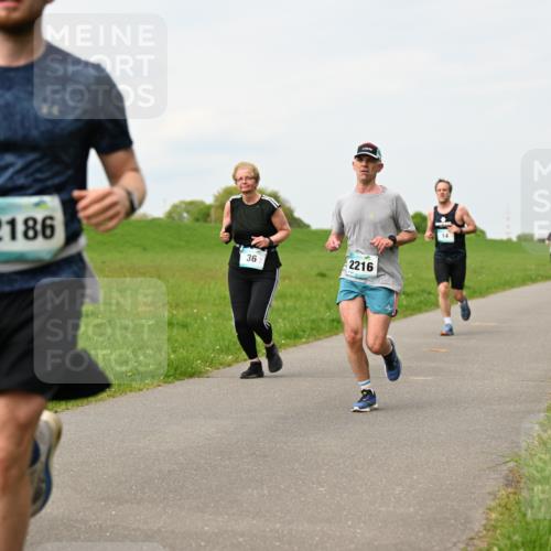 10.05.2026 - 8. Wedeler Halbmarathon Dr. Thomas Lammeyer http://msf.ph/oto/9699830 10.05.2026 11:38:08 Laufen 2186, 2216 meine-sportfotos.de