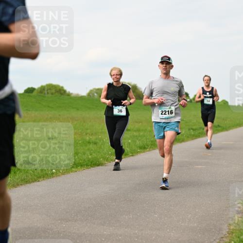 10.05.2026 - 8. Wedeler Halbmarathon Dr. Thomas Lammeyer http://msf.ph/oto/9699833 10.05.2026 11:38:09 Laufen 2186, 2216 meine-sportfotos.de