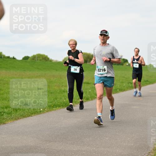 10.05.2026 - 8. Wedeler Halbmarathon Dr. Thomas Lammeyer http://msf.ph/oto/9699835 10.05.2026 11:38:09 Laufen 2216 meine-sportfotos.de
