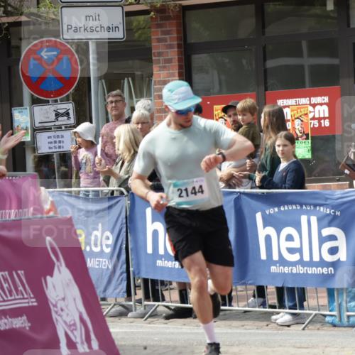 10.05.2026 - 8. Wedeler Halbmarathon Yannick Fuchs http://msf.ph/oto/9699838 10.05.2026 11:18:45 Ziel 2144 meine-sportfotos.de