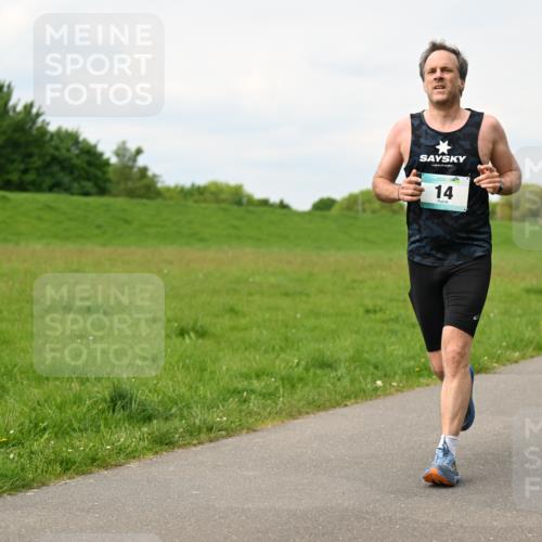 10.05.2026 - 8. Wedeler Halbmarathon Dr. Thomas Lammeyer http://msf.ph/oto/9699858 10.05.2026 11:38:12 Laufen  meine-sportfotos.de