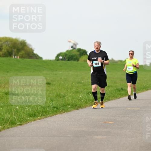 10.05.2026 - 8. Wedeler Halbmarathon Dr. Thomas Lammeyer http://msf.ph/oto/9699869 10.05.2026 11:38:18 Laufen 965, 604 meine-sportfotos.de
