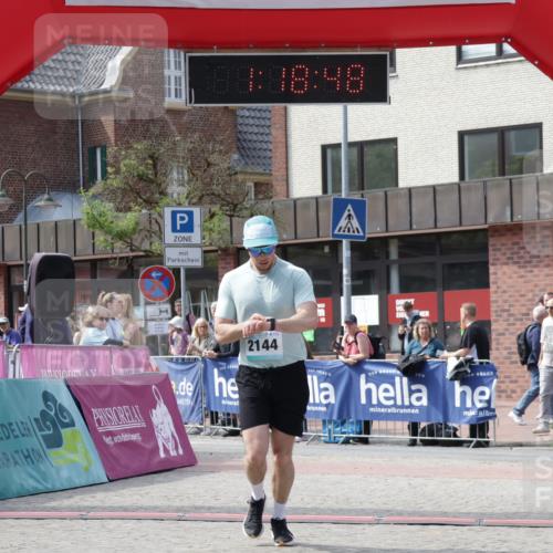 10.05.2026 - 8. Wedeler Halbmarathon Yannick Fuchs http://msf.ph/oto/9699870 10.05.2026 11:18:47 Ziel 2144 meine-sportfotos.de