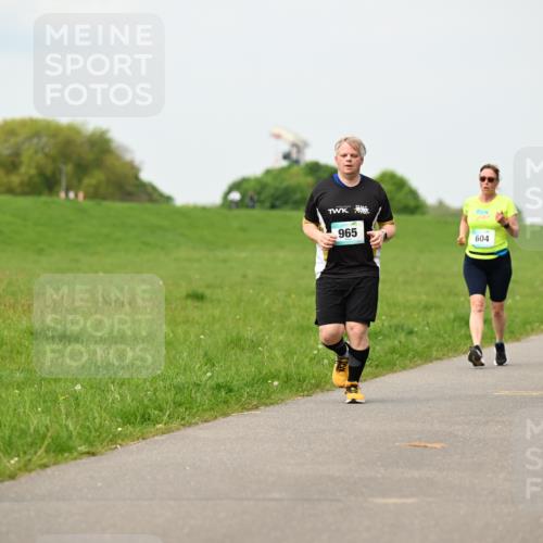 10.05.2026 - 8. Wedeler Halbmarathon Dr. Thomas Lammeyer http://msf.ph/oto/9699876 10.05.2026 11:38:19 Laufen 965, 604 meine-sportfotos.de