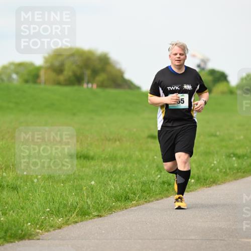 10.05.2026 - 8. Wedeler Halbmarathon Dr. Thomas Lammeyer http://msf.ph/oto/9699895 10.05.2026 11:38:20 Laufen 604 meine-sportfotos.de