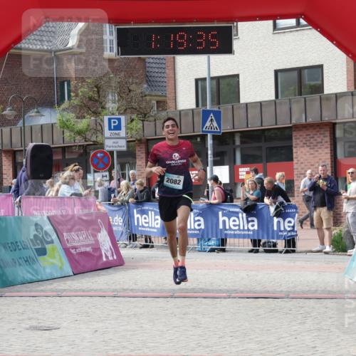 10.05.2026 - 8. Wedeler Halbmarathon Yannick Fuchs http://msf.ph/oto/9699952 10.05.2026 11:19:34 Ziel 2082 meine-sportfotos.de