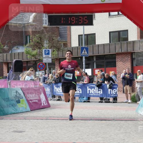 10.05.2026 - 8. Wedeler Halbmarathon Yannick Fuchs http://msf.ph/oto/9699956 10.05.2026 11:19:34 Ziel 2082 meine-sportfotos.de