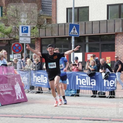 10.05.2026 - 8. Wedeler Halbmarathon Yannick Fuchs http://msf.ph/oto/9699985 10.05.2026 11:19:42 Ziel 279, 2025 meine-sportfotos.de
