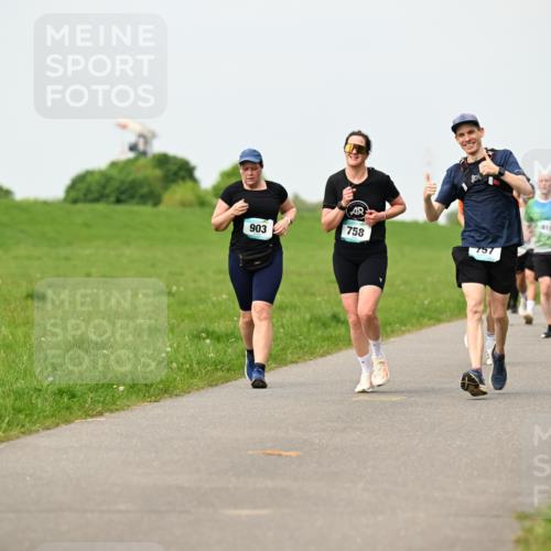 10.05.2026 - 8. Wedeler Halbmarathon Dr. Thomas Lammeyer http://msf.ph/oto/9699989 10.05.2026 11:38:49 Laufen 758, 903, 757, 431, 919 meine-sportfotos.de