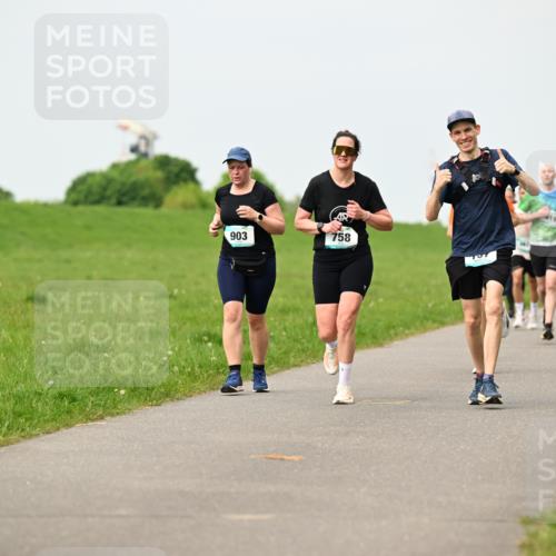 10.05.2026 - 8. Wedeler Halbmarathon Dr. Thomas Lammeyer http://msf.ph/oto/9699992 10.05.2026 11:38:49 Laufen 903, 758 meine-sportfotos.de