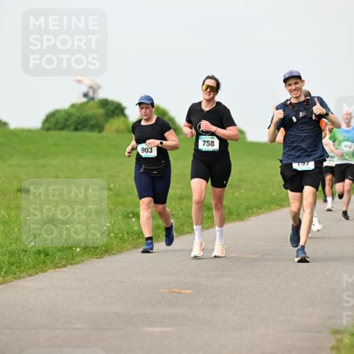 10.05.2026 - 8. Wedeler Halbmarathon Dr. Thomas Lammeyer http://msf.ph/oto/9699993 10.05.2026 11:38:49 Laufen 903, 758, 431 meine-sportfotos.de