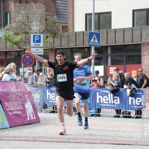 10.05.2026 - 8. Wedeler Halbmarathon Yannick Fuchs http://msf.ph/oto/9699994 10.05.2026 11:19:43 Ziel 279, 2025 meine-sportfotos.de