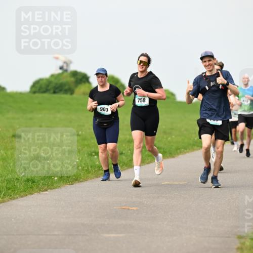 10.05.2026 - 8. Wedeler Halbmarathon Dr. Thomas Lammeyer http://msf.ph/oto/9699995 10.05.2026 11:38:49 Laufen 903, 758, 919 meine-sportfotos.de