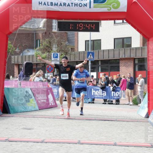 10.05.2026 - 8. Wedeler Halbmarathon Yannick Fuchs http://msf.ph/oto/9700001 10.05.2026 11:19:43 Ziel 279, 2025 meine-sportfotos.de