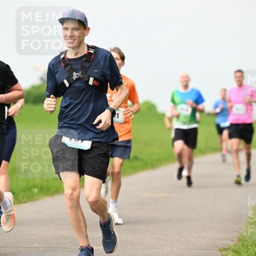 10.05.2026 - 8. Wedeler Halbmarathon Dr. Thomas Lammeyer http://msf.ph/oto/9700023 10.05.2026 11:38:52 Laufen 758 meine-sportfotos.de