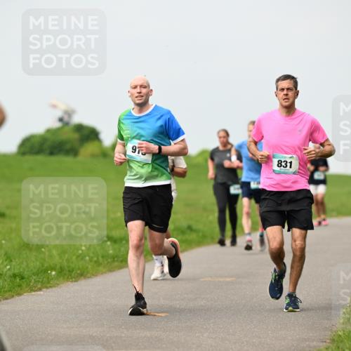 10.05.2026 - 8. Wedeler Halbmarathon Dr. Thomas Lammeyer http://msf.ph/oto/9700042 10.05.2026 11:38:55 Laufen 831, 913 meine-sportfotos.de