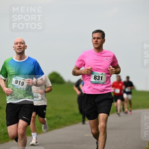 10.05.2026 - 8. Wedeler Halbmarathon Dr. Thomas Lammeyer http://msf.ph/oto/9700055 10.05.2026 11:38:56 Laufen 919, 362, 831 meine-sportfotos.de